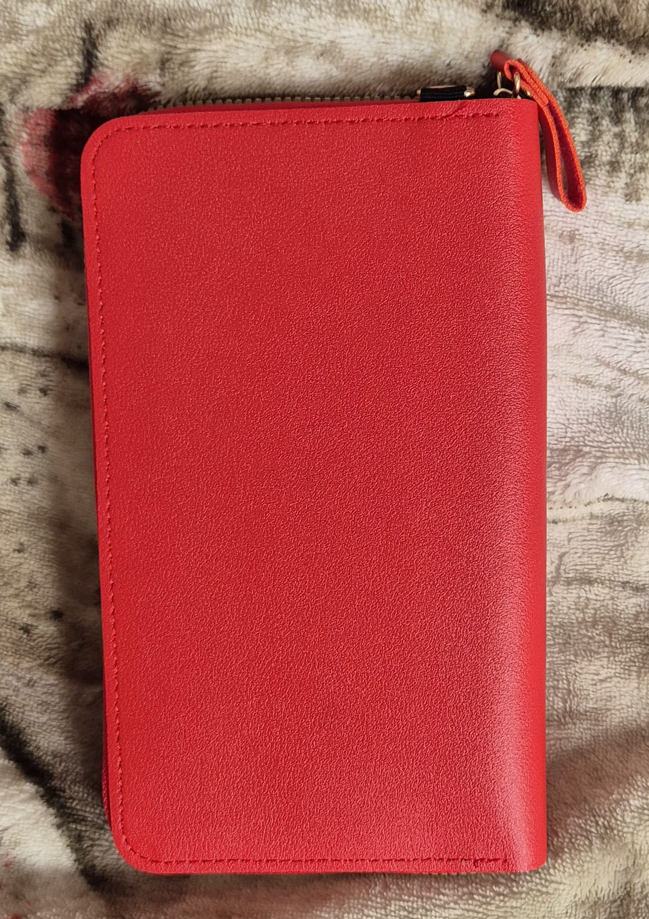 Mała torebka na telefon  pieniądze I karty.