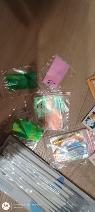 Akcesoria do zdobienia paznokci