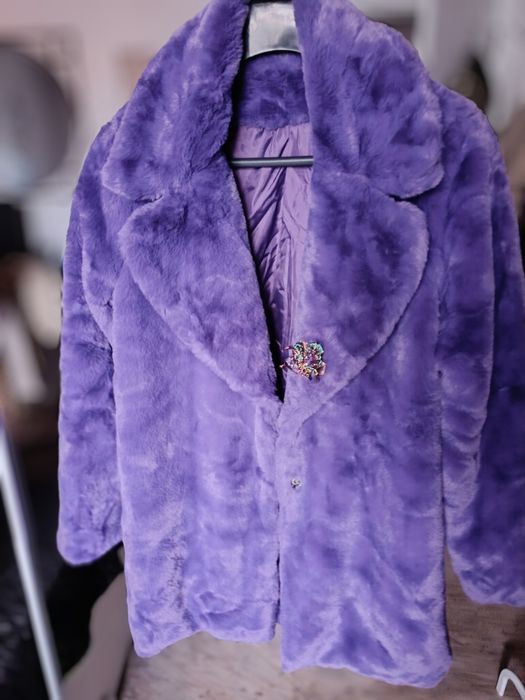 Casaco NOVO de pelo XL Roxo