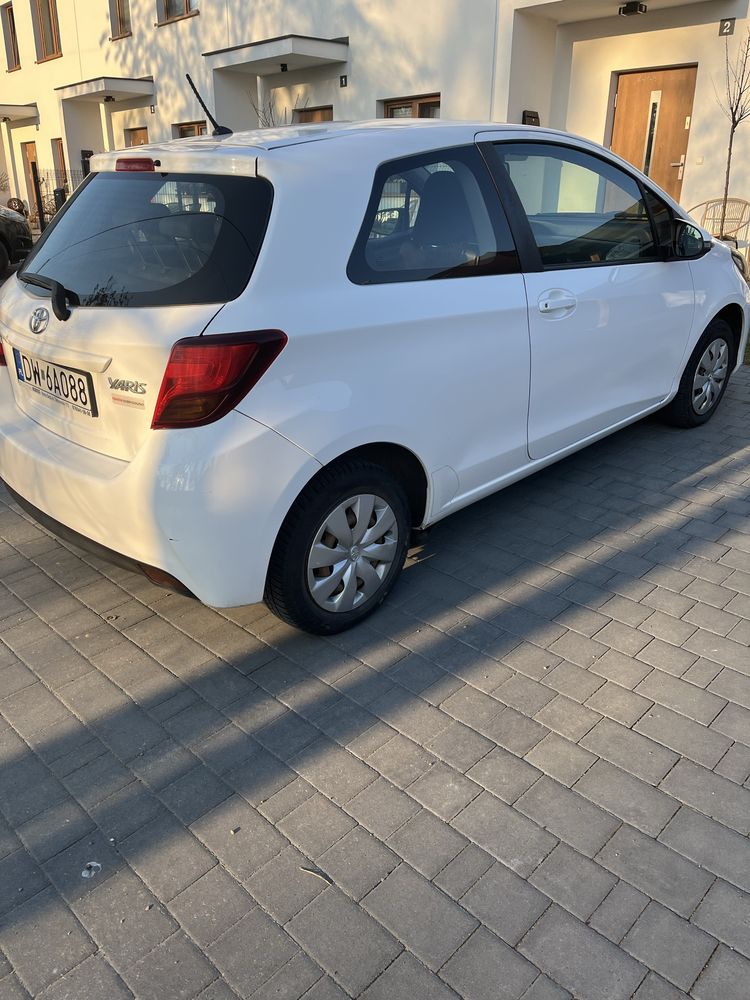 Sprzedam- Toyota Yaris 2015