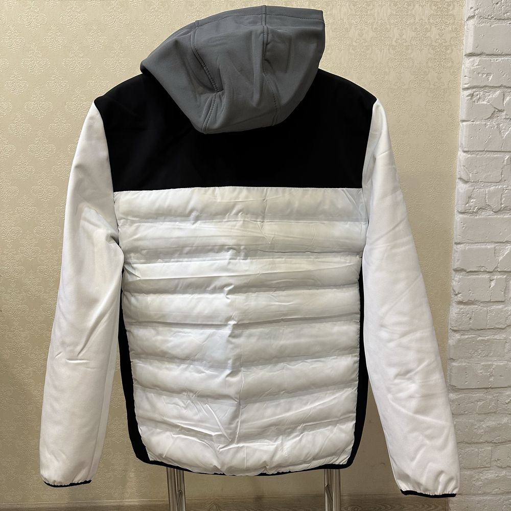 ELLESSE.  Куртка  чоловіча.  Оригінал. Нова. Розмір  М ; ХL