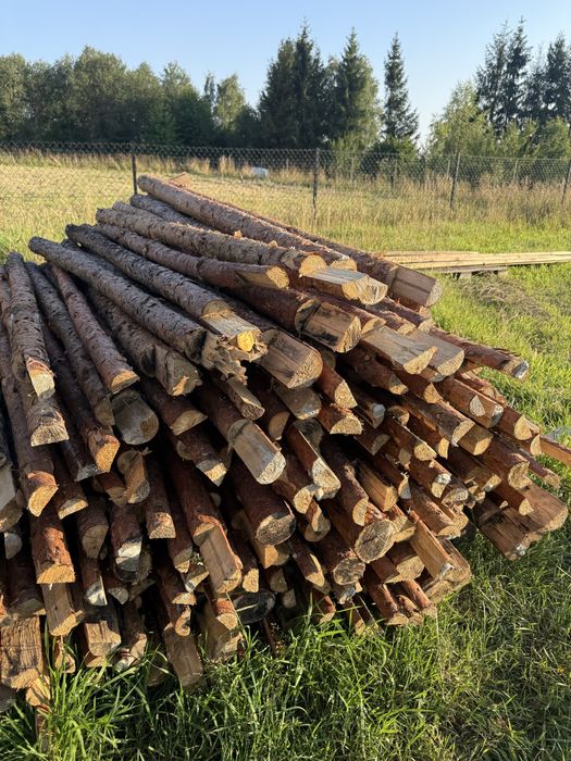 Deski i stemple pod strop