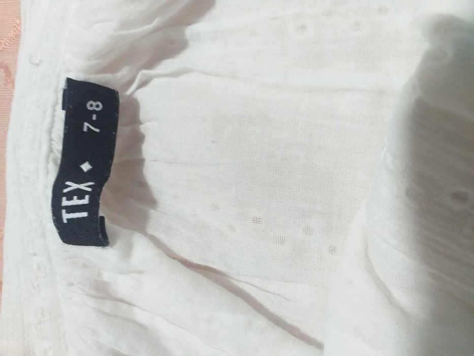 Vestidos  lindos, branco e verde, com bordado Inglês da TEX  7-8 anos