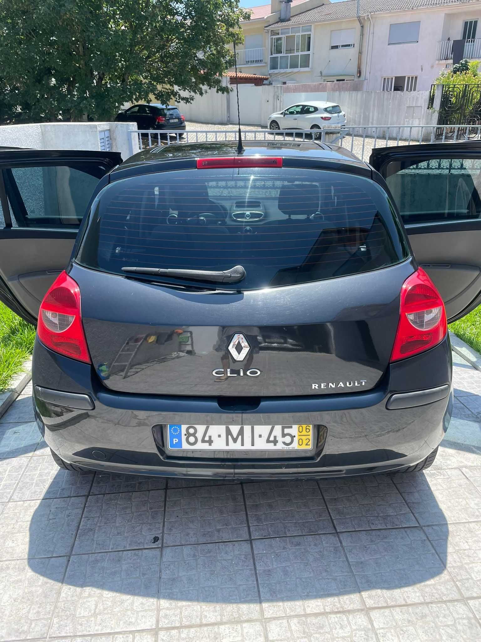 Renault Clio 3 1.5 dCi Diesel 106 cv / 78 kW 2006