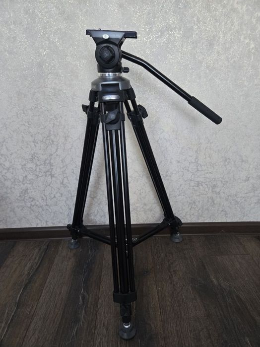 Штатив E-Image EK610 (тринога АТ610 + видеоголовка ЕН610)