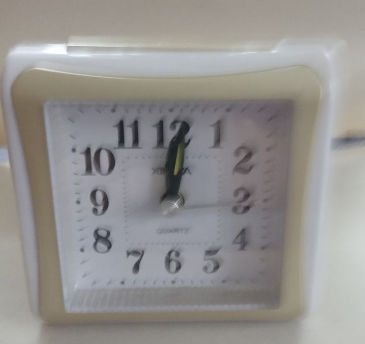 Годинники( будильники) на стіл