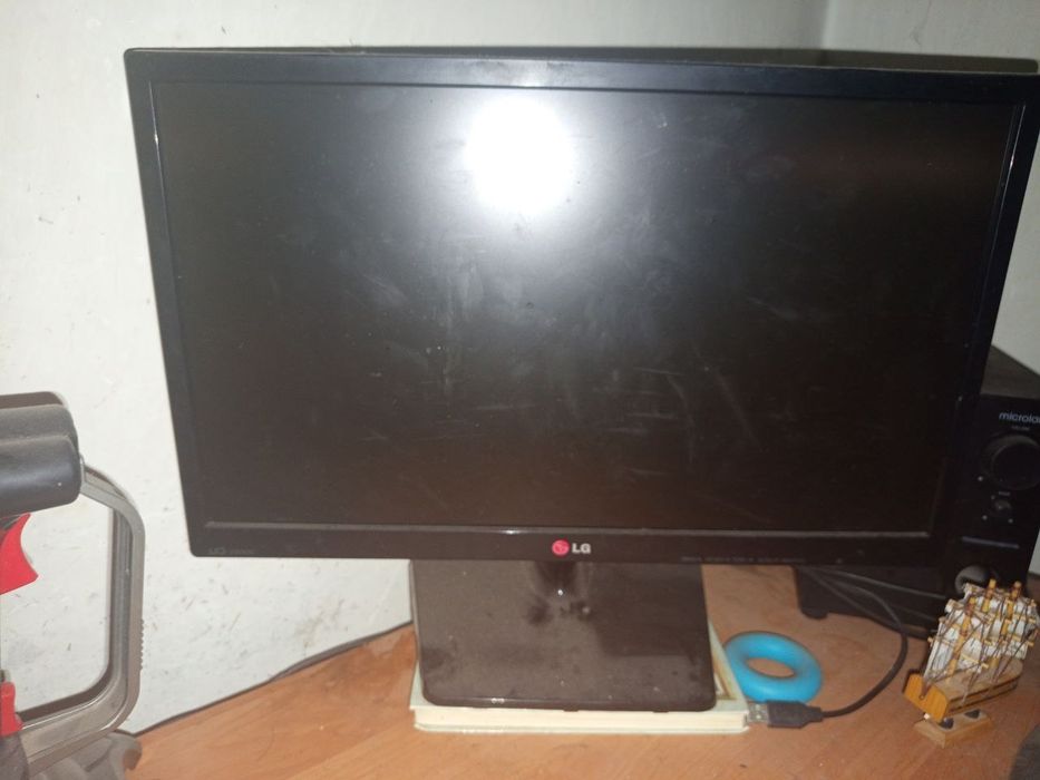 Продаю монітор LG