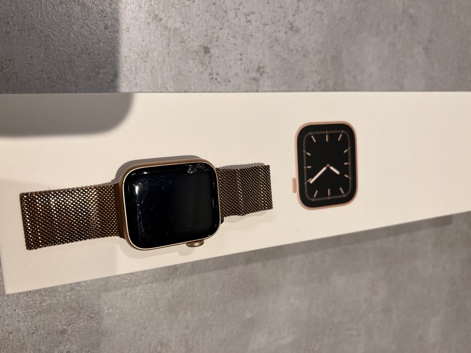 Apple Watch Seria 5 rose