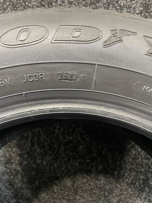 Продам Б/У шини Good Year 215/65R16 Ultra Grip Ice+ 98Т