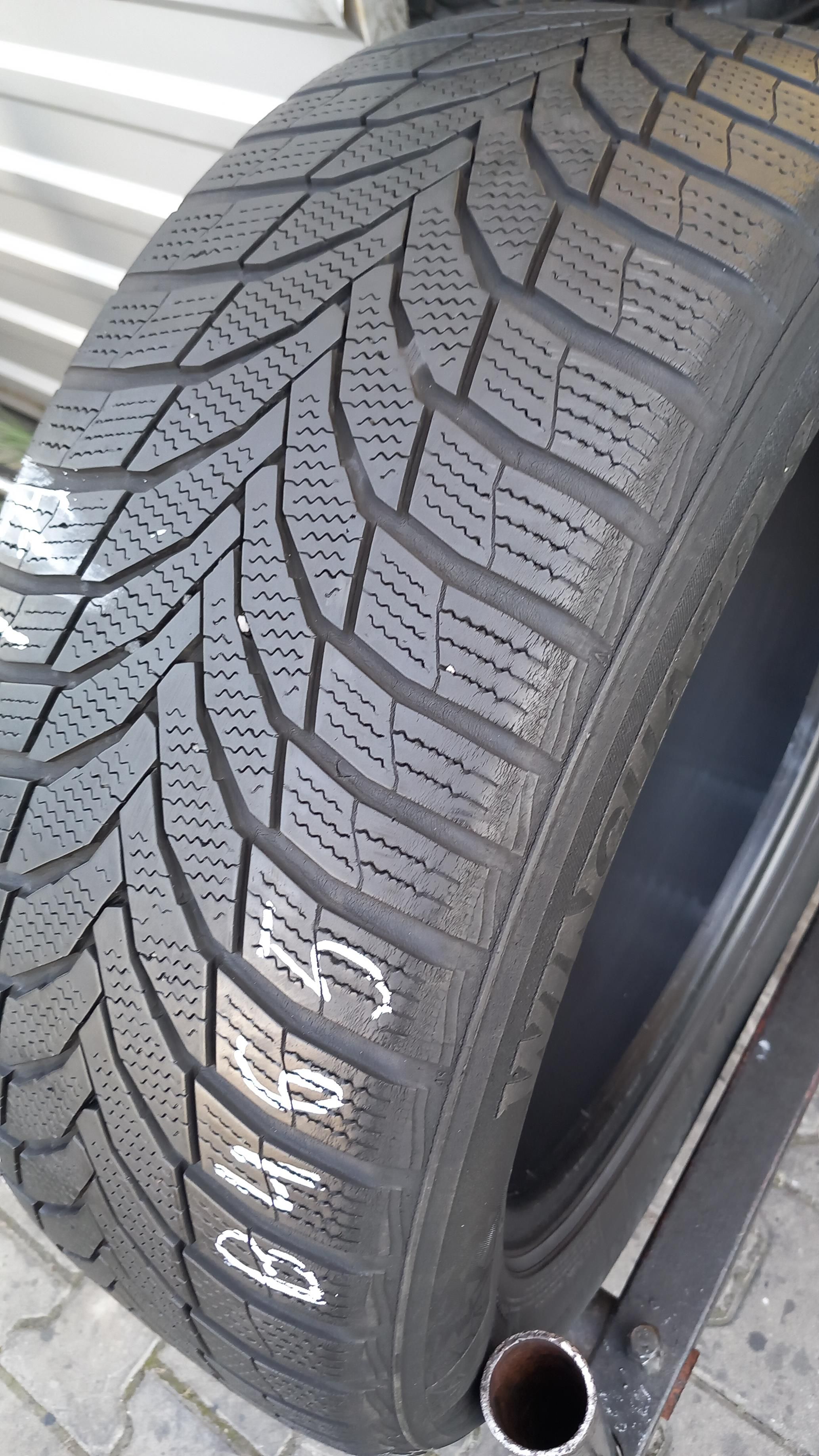 235/55/17 Nexen Winguard Sport 2 WU7 103V