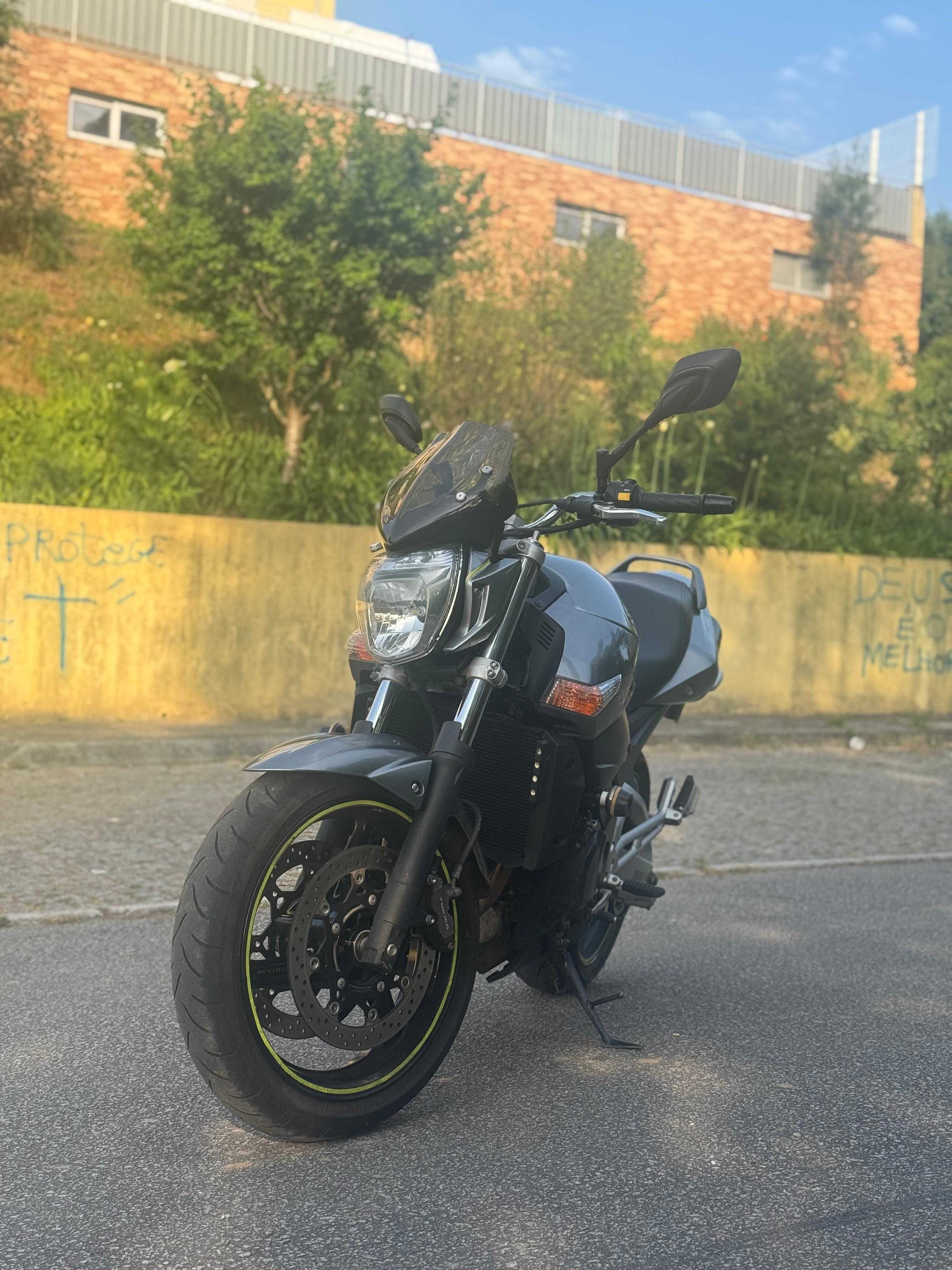 Súzuki gsr 600 como nova