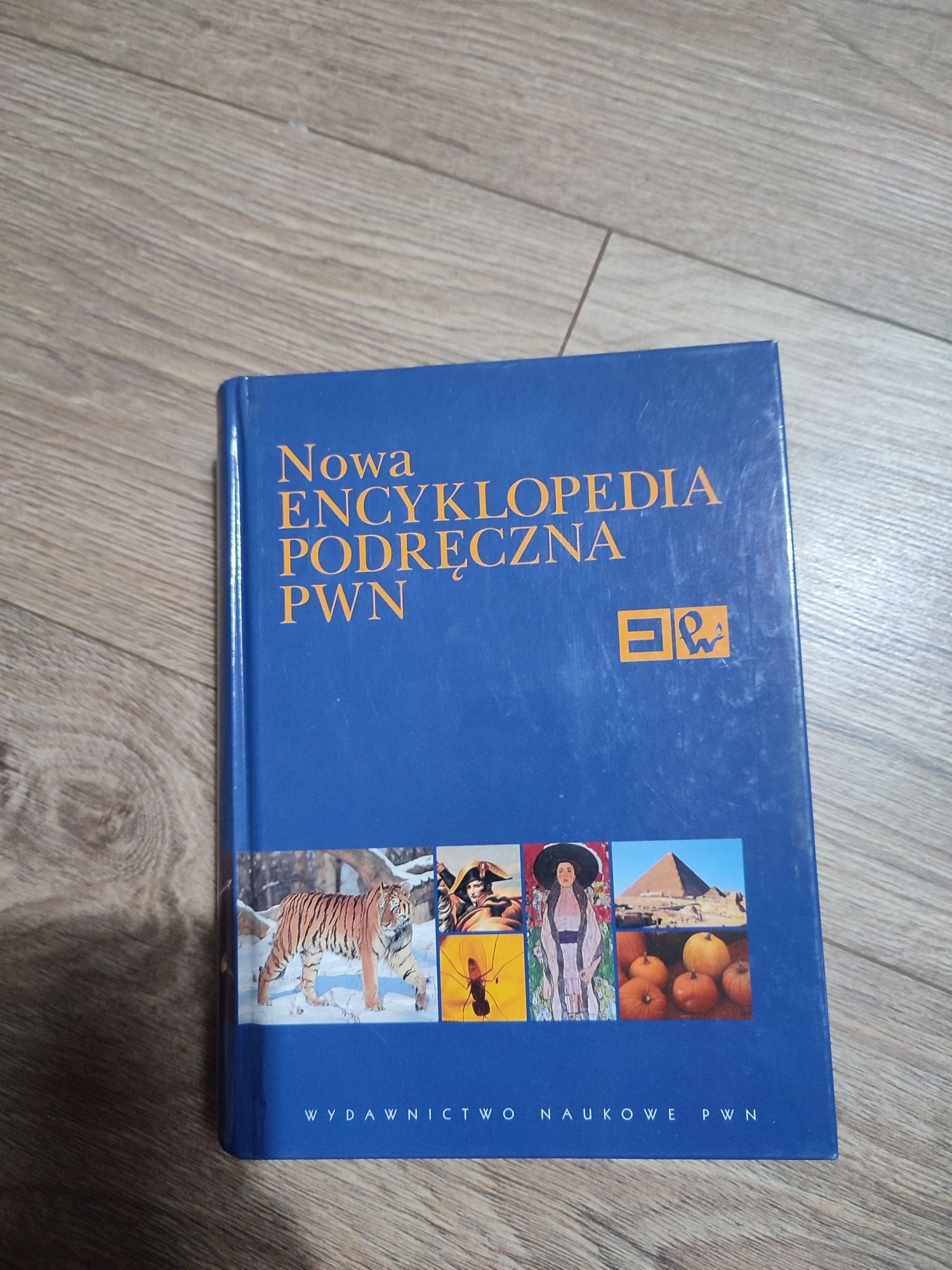 Nowa Encyklopedia podręczna pwn