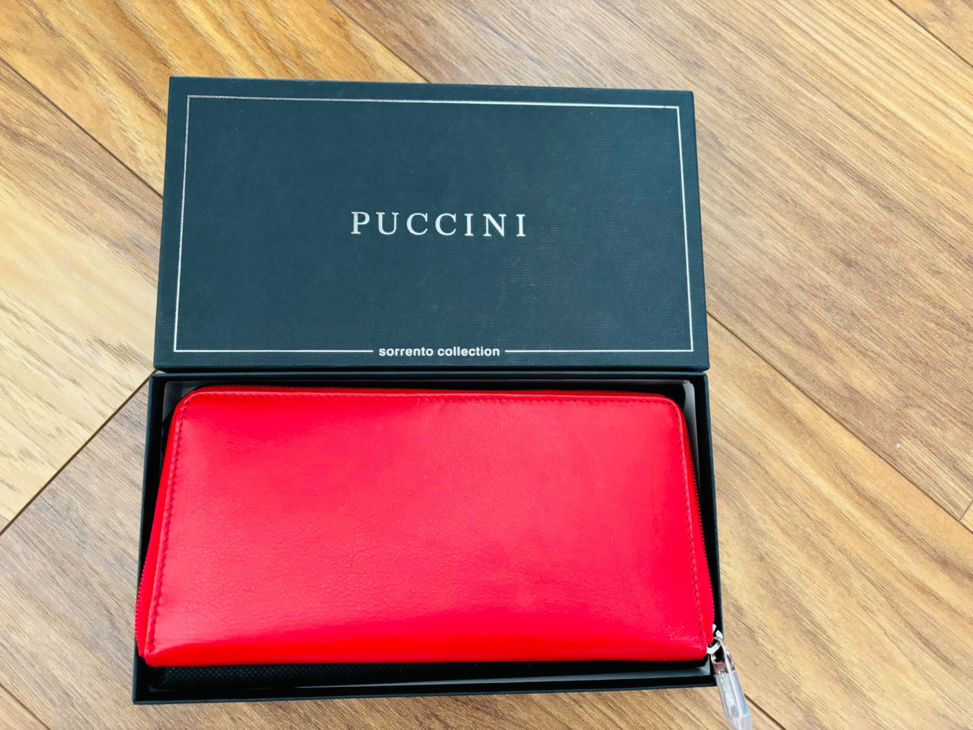 Czerwony portfel Puccini