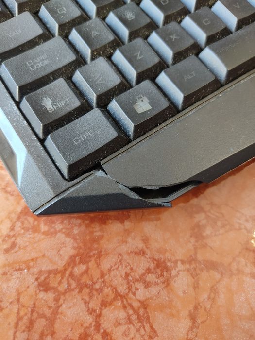 Teclado Gaming TRUST 830-RW Avonn