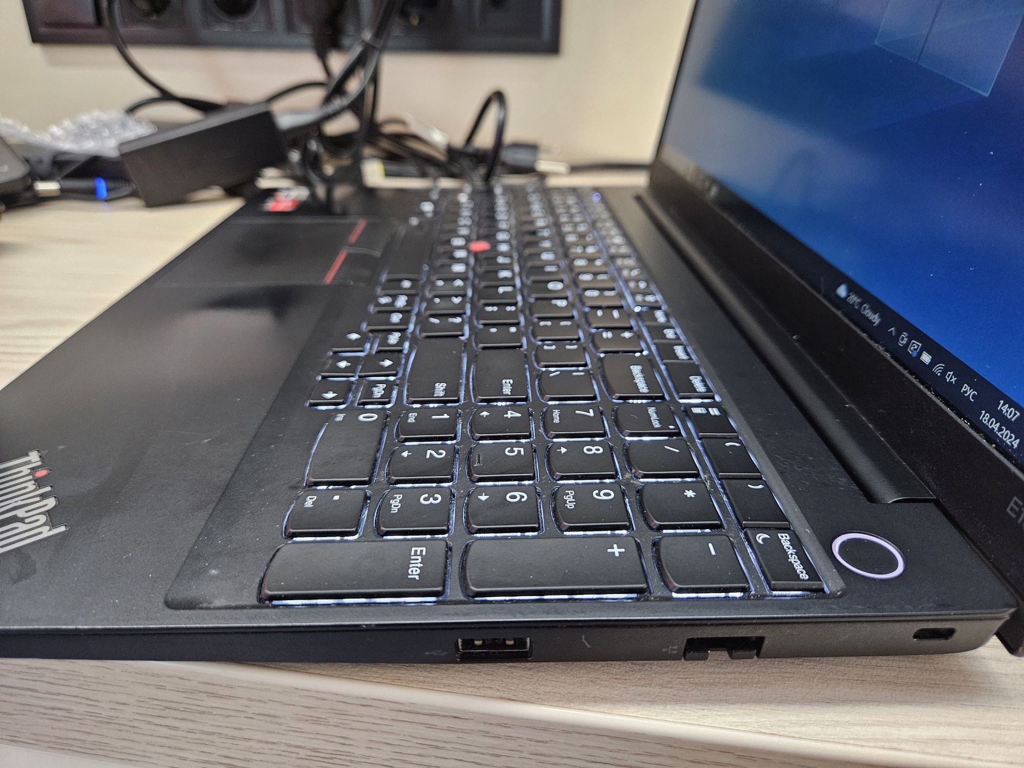 Lenovo ThinkPad E15 Ryzen 7 4700U (8 ядер)/16Gb/Vega 7/SSD 1Tb/15" IPS