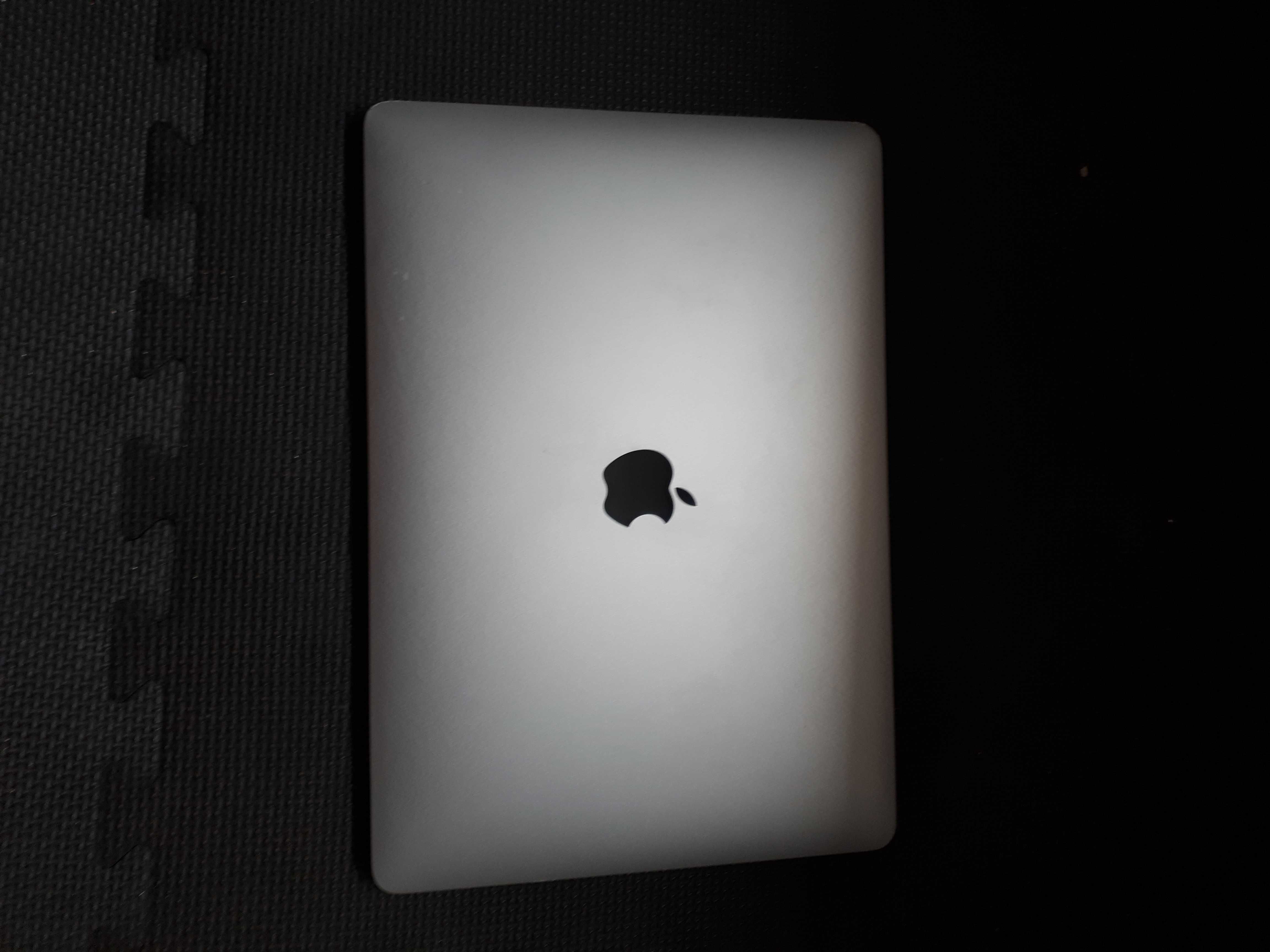 Macbook pro 13  m1 a2338
