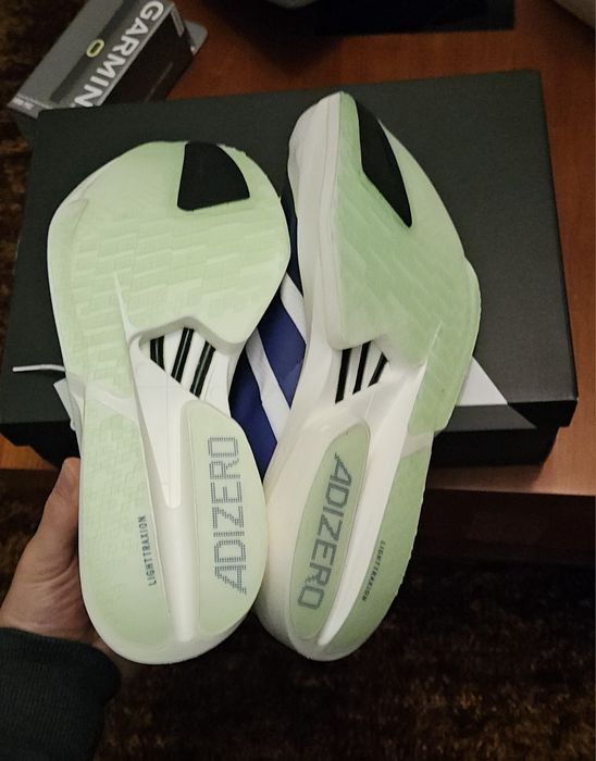 Adidas Adizero Adios Pro 4 número 43
Novas e originais, erro no tamanh