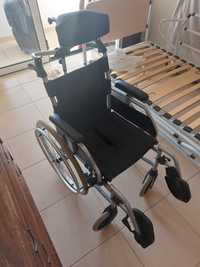Cadeira de Rodas com apoio usado como novo