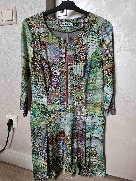 Новое платье Ostin и Petro Soroka размер 44-46 вискоза