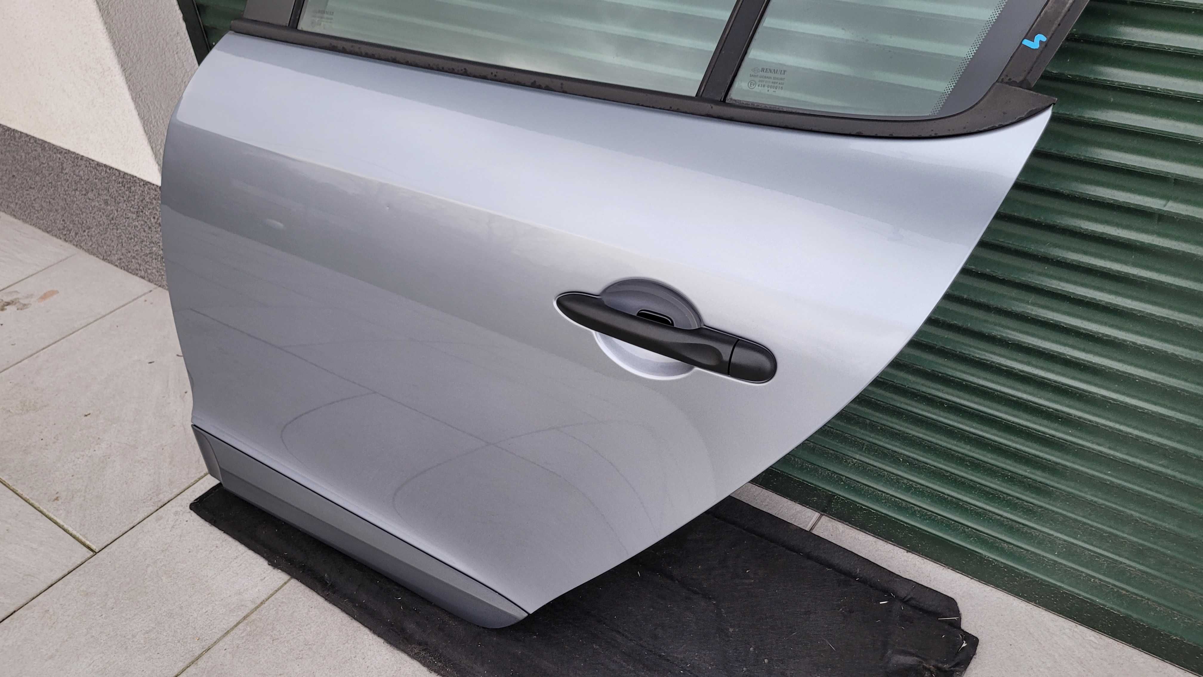Renault megane III 3 HB hatchback drzwi nr4 lewe tylne tył kolor ternr