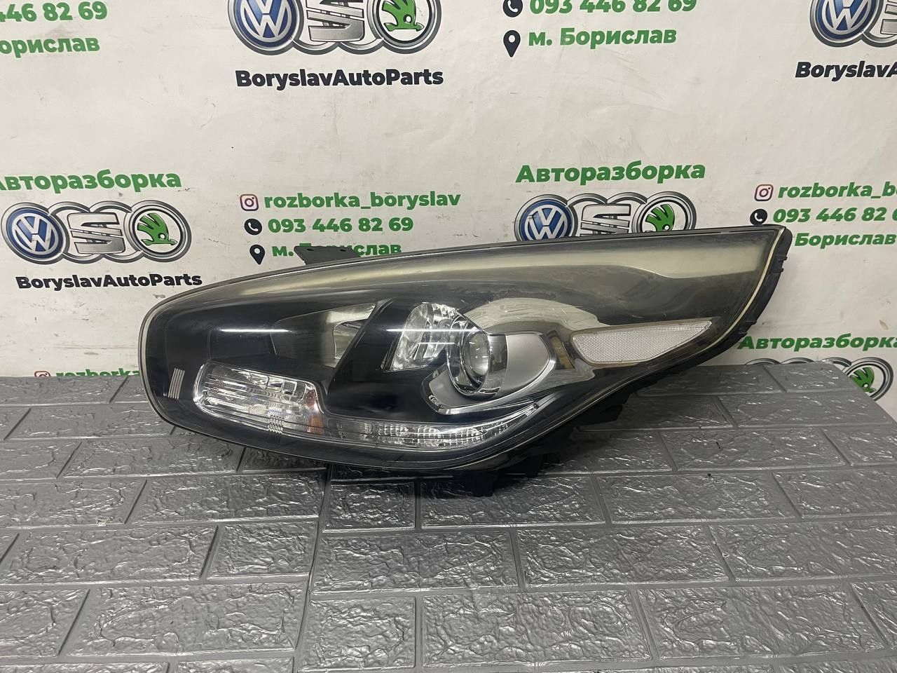 Фари передні фара передня Kia Carens 4 Кіа Каренс