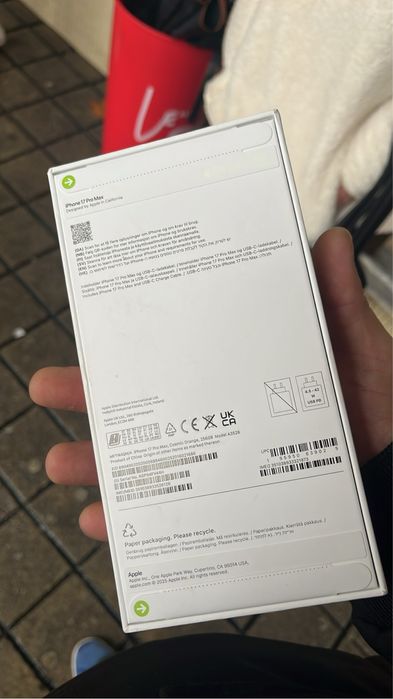 17 pro max 256 selado