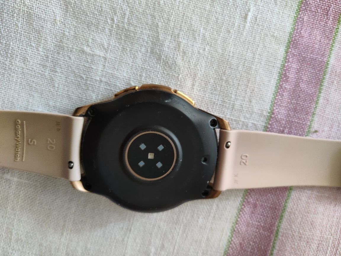 Smartwatch Samsung SM-R810 złoty z różowym paskiem