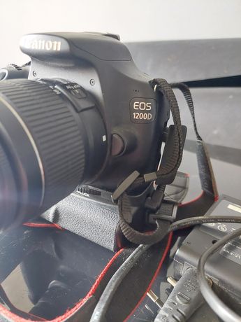 Canon Eos 1200D grip i obiektyw