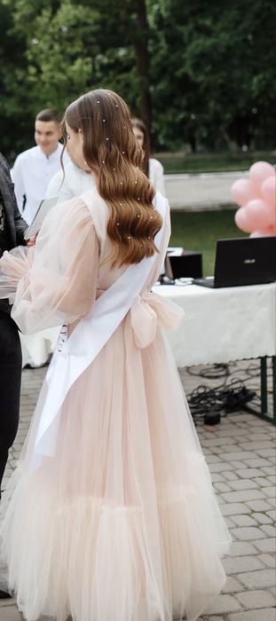 Продам випускну сукню