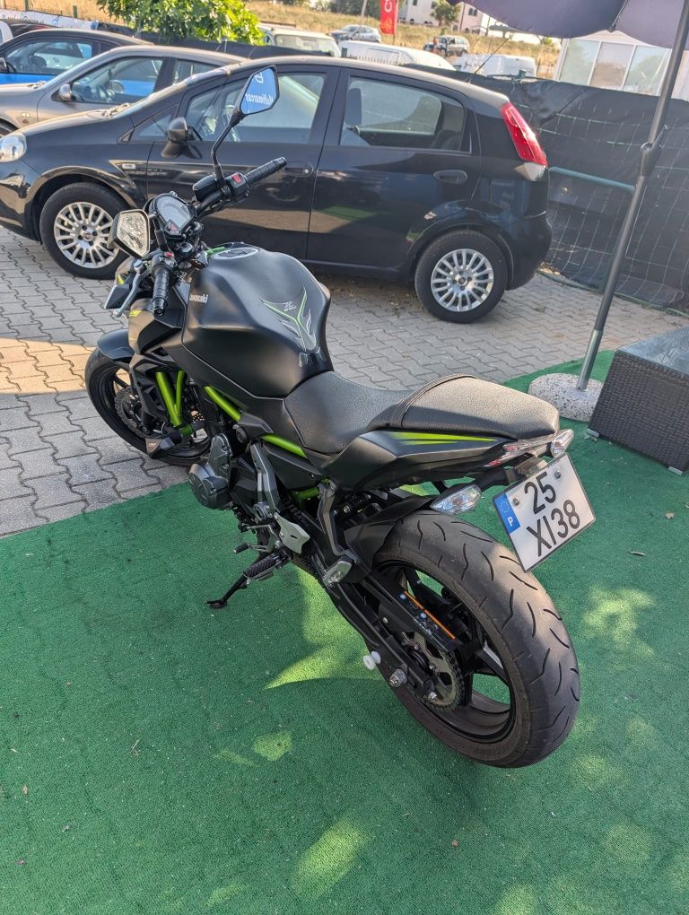 Kawasaki z650 como nova