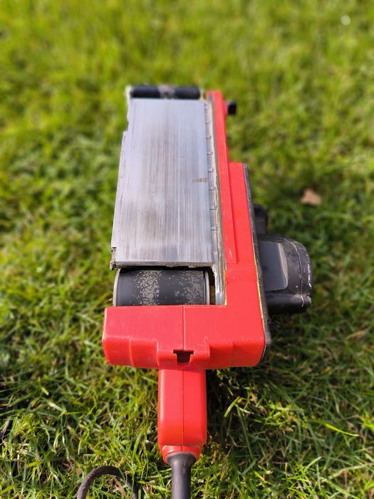 Szlifierka taśmowa Black Decker KA88