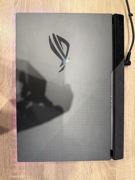 Asus rog strix G513IE