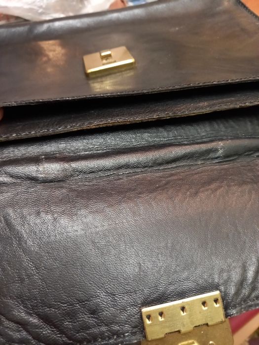 Pasta para documentos em couro na coo preta