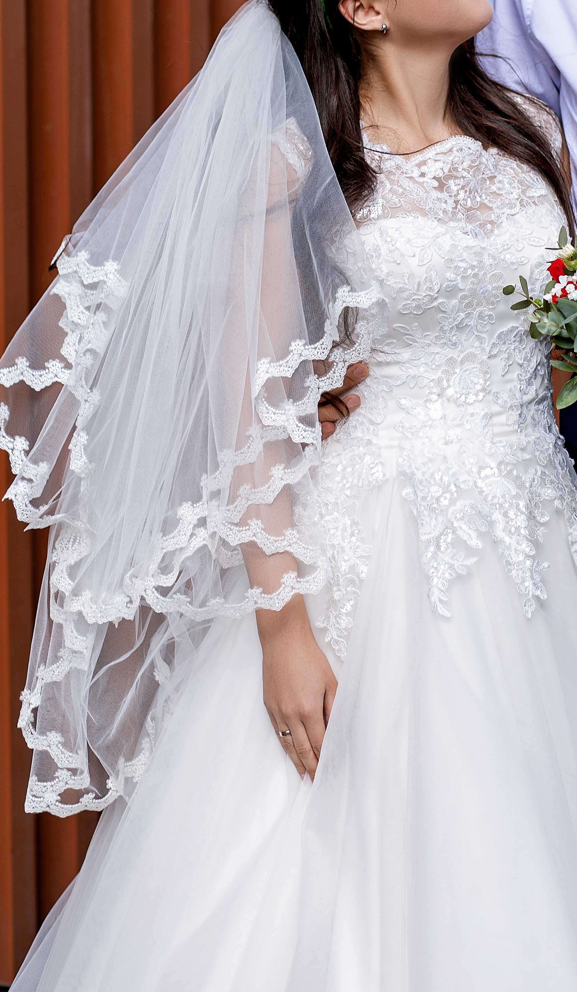 Свадебное платье на миниатюрную девушку