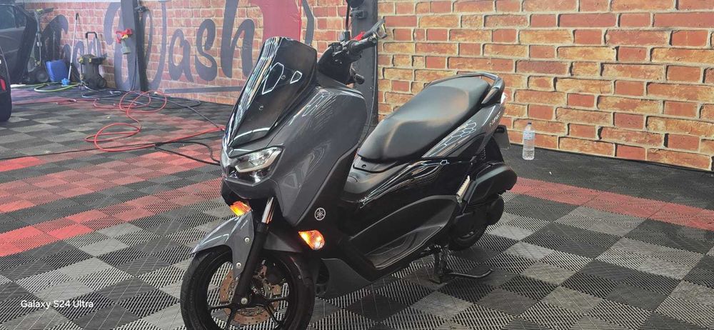 NMAX 2023 – Scooter Moderna com Baixa Quilometragem!
