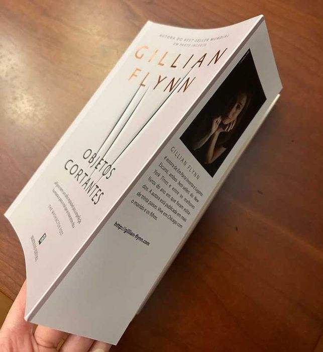 Objetos Cortantes, de Gillian Flynn