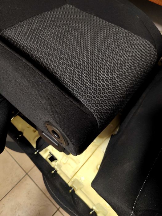 Insignia B fotele kpl + boczki