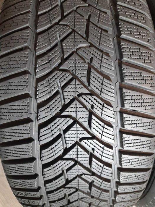 Шини 9мм 235/40 R18 DUNLOP WinterSport 5 б/у зима склад