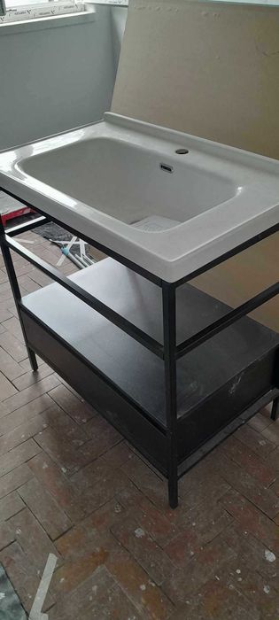 Móvel WC, Ferro preto com lavatório incluido, gaveta inferior.