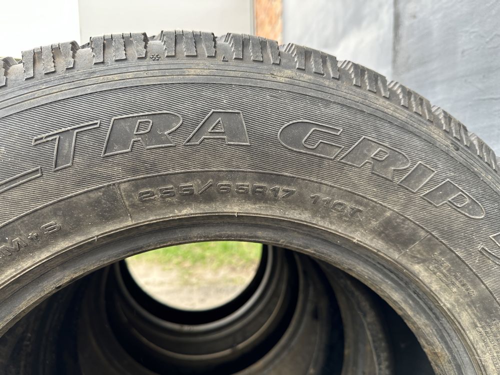 Goodyear Ultra Grip 255/65 R17