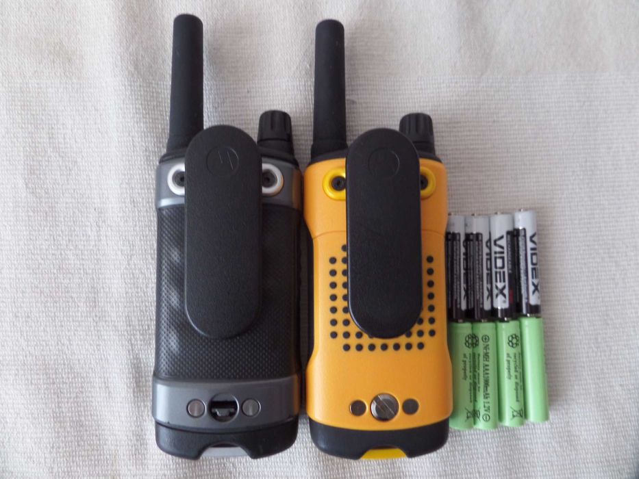 Рації Motorola TLKR T80 та  Motorola TLKR T80 Extreme