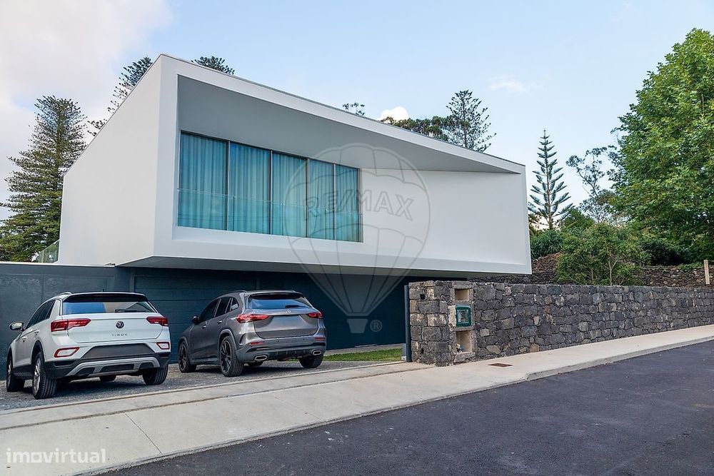 Moradia T4 para venda