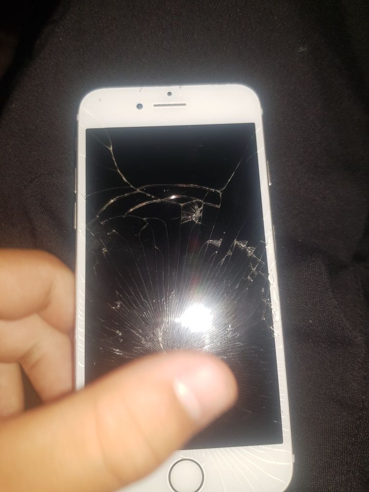 iPhone 7s в более-менее