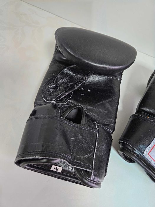 НОВЫЕ Кожаные боксерские перчатки битки Gapo и кистевые бинты Roomaif