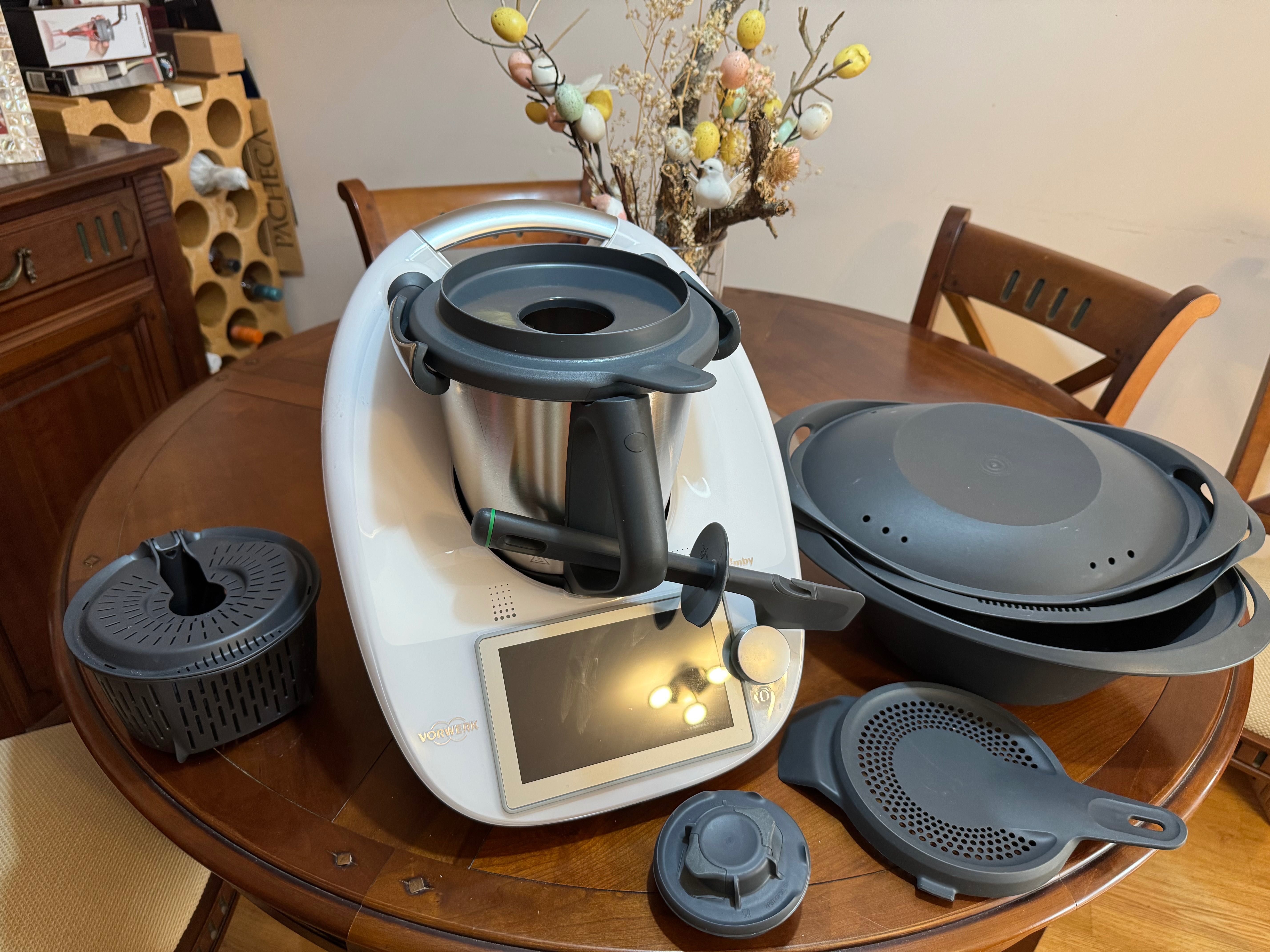 Bimby TM6 com Mandolina e spiralizer e acessórios completo