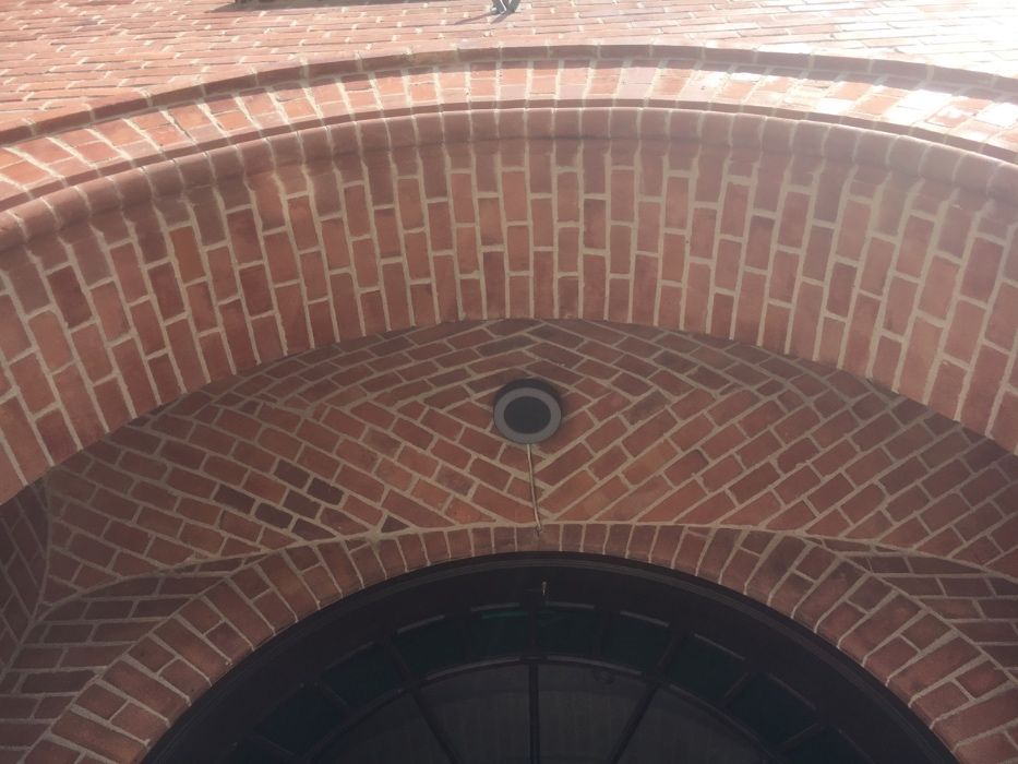 Piaskowanie i Sodowanie cegły klinkieru piaskowca elewacji ceglanej