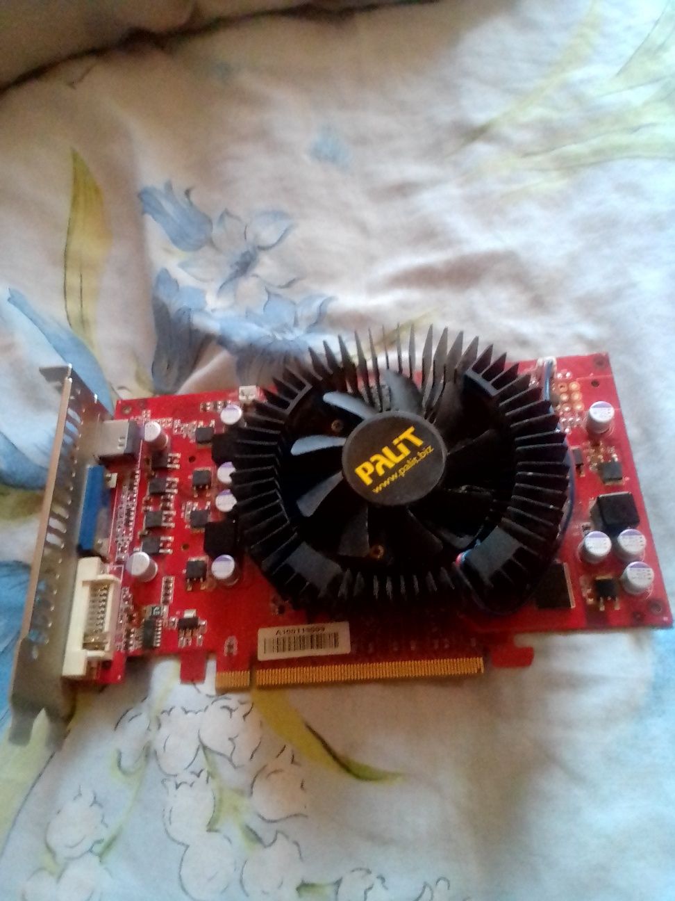 Видеокарта GeForce 9800 GT 1gb 256bit. DDR3