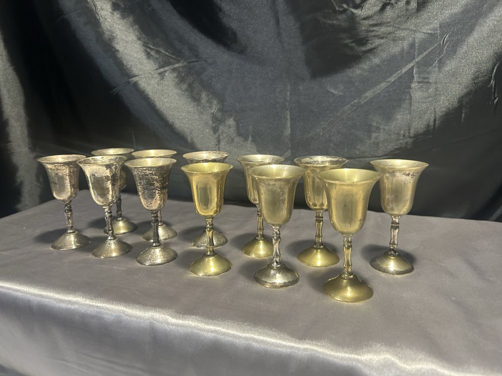 Zestaw 12 kieliszków metalowych mosiądz / srebrzenie – Eleganckie