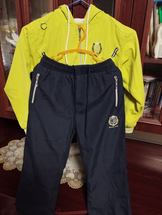 Продам детский спортивный костюм на девочку