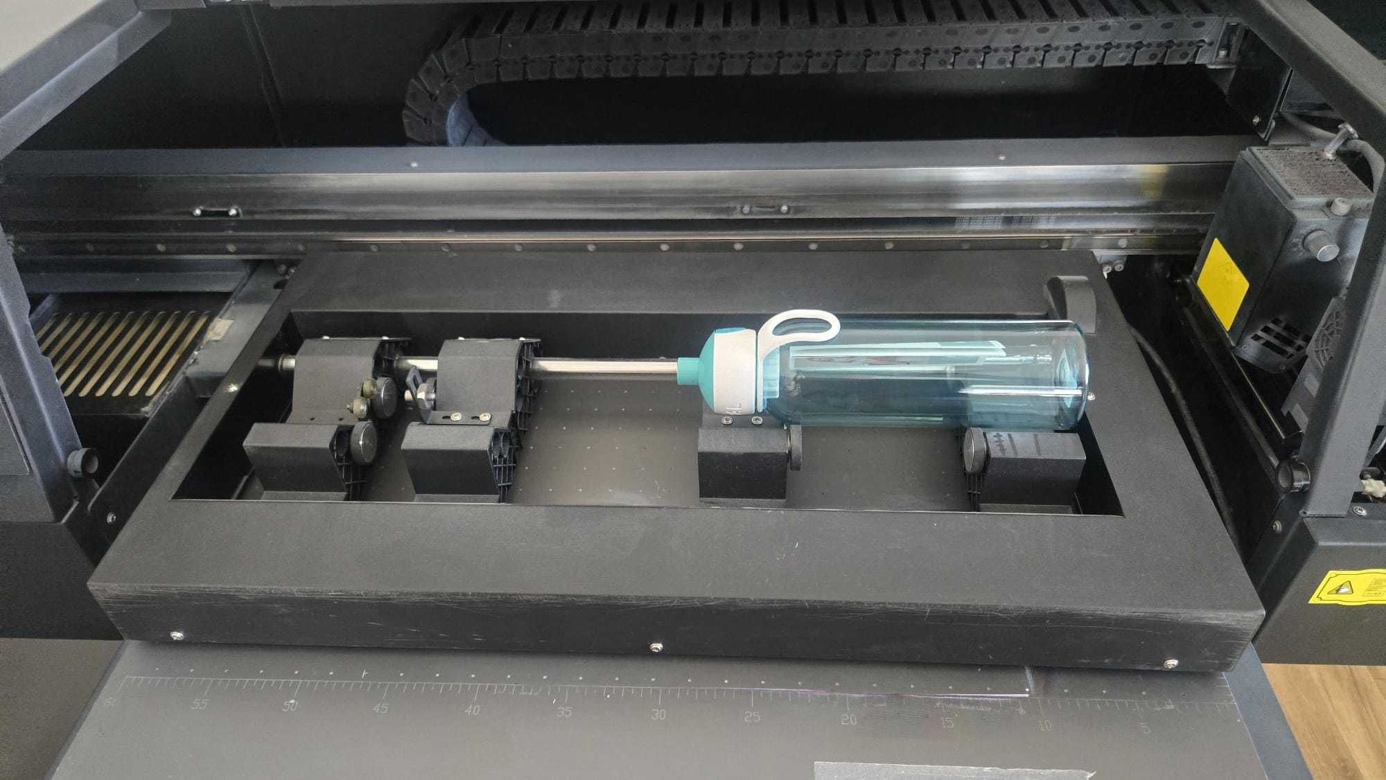 Drukarka UV MT Excellent 6090 CMYK+W+V + przystawka do druku bidonach